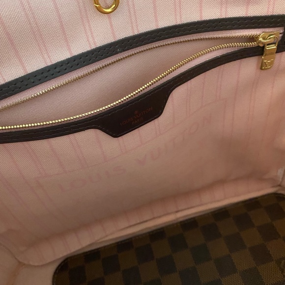 Louis Vuitton Neverfull mm - Picture 8 of 16